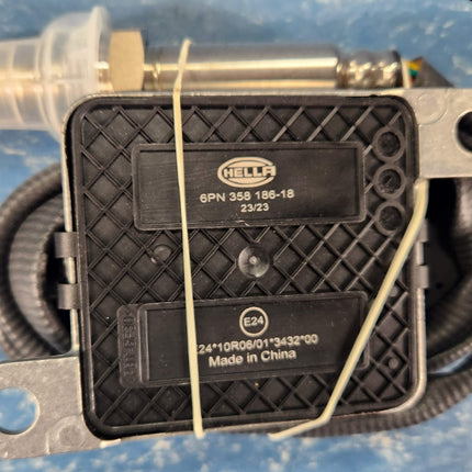 Genuine Hella Nitrogen Oxygen NOx Sensor Outlet Exhaust 4326874 Kenworth Cummins ISX