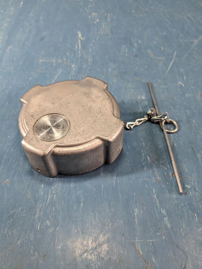NEWSTAR S-21361 Freightliner FLD & Columbia Fuel Cap - getexcess