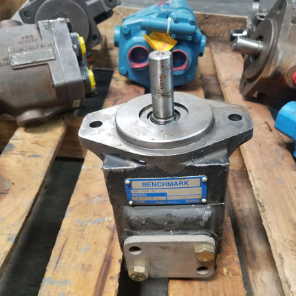 Benchmark Pump Model 024-03105-5 T6C0141R00B5 USED