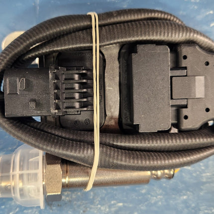 NOx Nitrogen Oxide Sensor For Cummins 4326872 4326872RX 5WK9 6749B