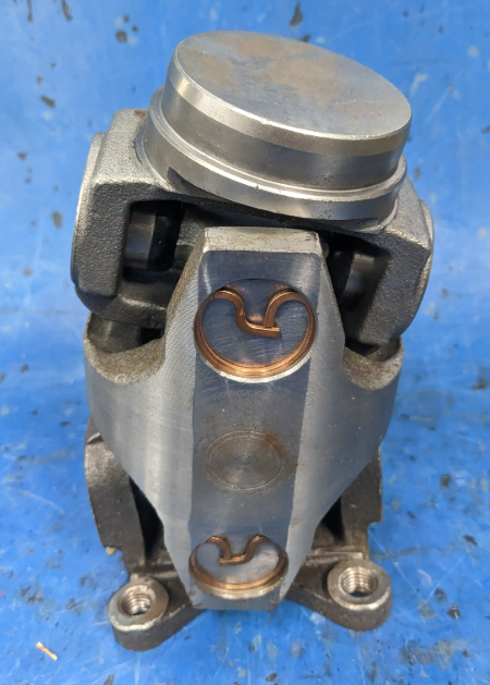 R3-91-27316 Rockford Ford F250 F350 Driveline 1355 Series Front CV Head Assembly