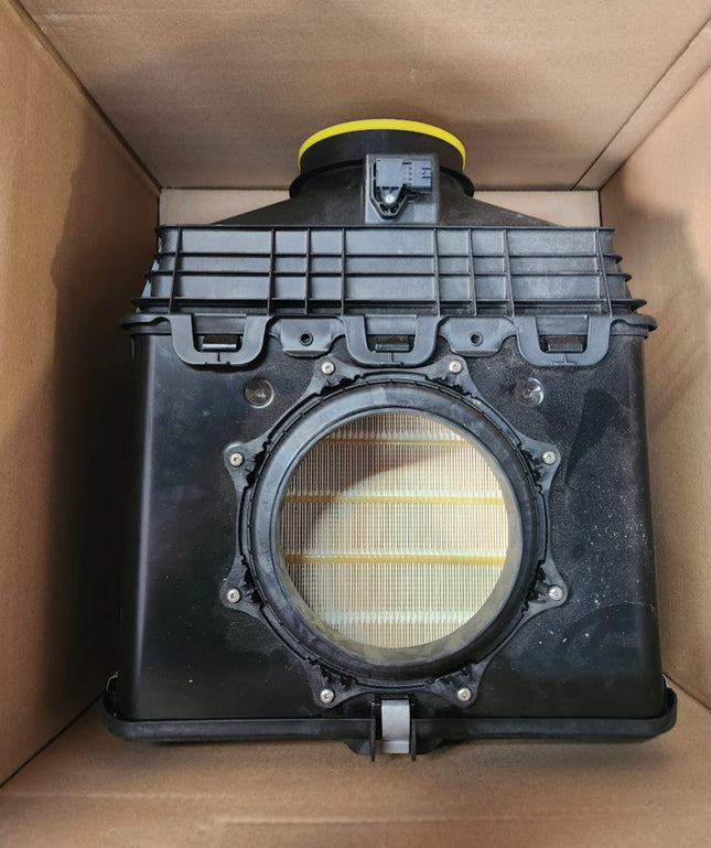 AH55576VE Fleetguard Air Cleaner Direct Flow