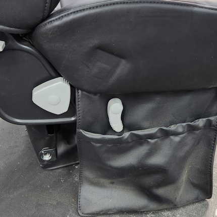 Kenworth Cushion Air Seat S78-1059-1246336421 Black Vinyl Dual Armrests