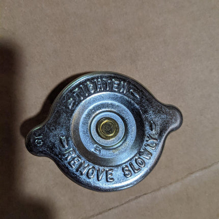 Humvee Engine Oil Cap Filler Opening 6.2 6.5 AX2022-02 FC106 12339358 25060117 25060118 5574100-C