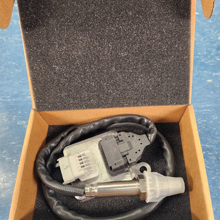 NOx Nitrogen Oxide Sensor For Cummins ISX 3687334 2894941RX 2894941 3687334RX