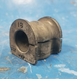2015-2016 Honda CR-V Rear Sway Bar Bushing Stabilizer Holder 52306-T1W-A01 JBU2578 18MM
