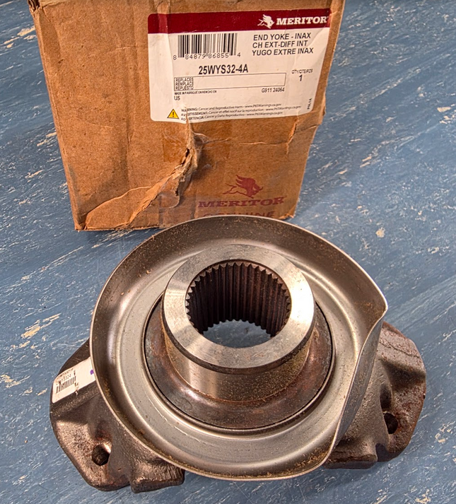 Meritor 25WYS32-4A End Yoke 2.06 In Bearing Cap 29° Joint Angle 39