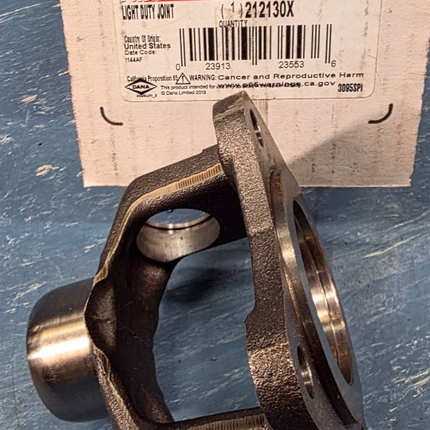 212130X Spicer Light Duty Joint 283398X Flanged Socket Yoke