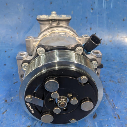 Sanden Heavy Duty Compressor With 8 Groove A/C Clutch 12V 4042
