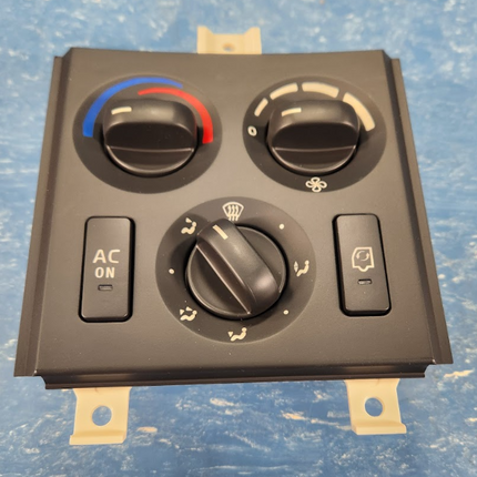 LOT of 250 - A/C Climate Temperature Control Unit 12V Volvo VNL 2003-2024 21326144 20511569