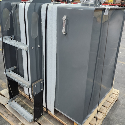 152 Gallon Steel Hydraulic Tank Reservoir with Steps Manitowoc 80060881