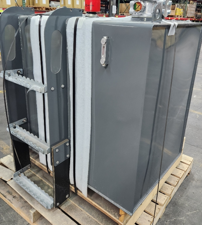 152 Gallon Steel Hydraulic Tank Reservoir with Steps Manitowoc 80060881