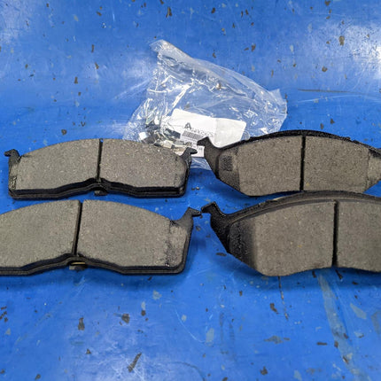 Genuine OEM Mopar Front Disc Brake Pad Kit Set V1013438AC 1999-2005 Dodge Neon