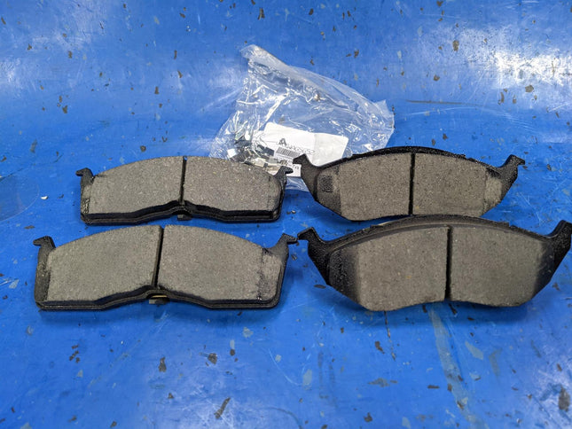 Genuine OEM Mopar Front Disc Brake Pad Kit Set V1013438AC 1999-2005 Dodge Neon