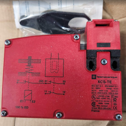 Telemecanique Sensors By Schneider Electric XCSTE7312 Safety Interlock - getexcess