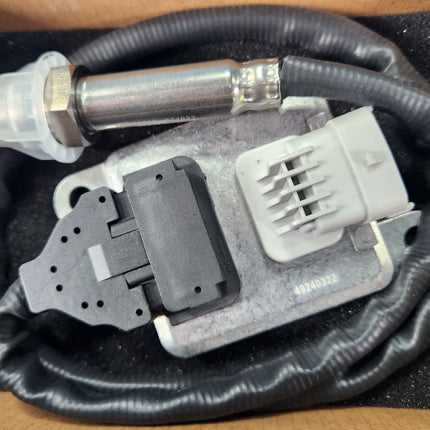 NOx Nitrogen Oxide Sensor For Cummins ISX 3687334 2894941RX 2894941 3687334RX