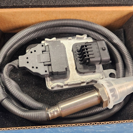 22303384 NOx Sensor Post SCR For Mack and Volvo D13 5WK97365