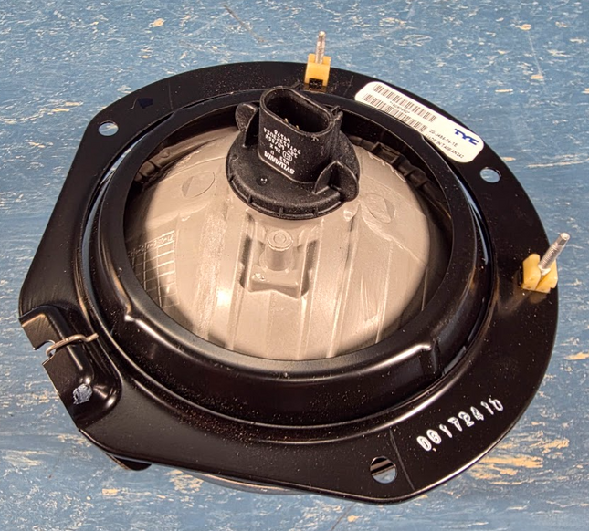 Blue Bird 10080800 7" Round T3 Halogen Headlamp LH TYC 20-J486-06-1E - getexcess