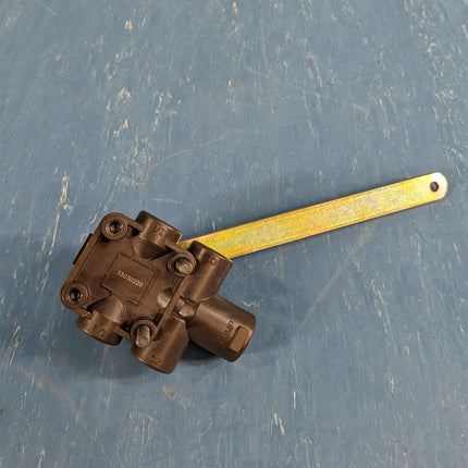 Peterbilt Leveling Valve S25395 HV9990 Integral Pump Paccar 1/4" NPT Port - getexcess