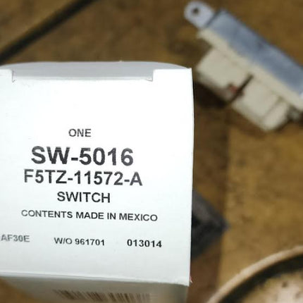 Genuine OEM Motorcraft Ignition Switch SW-5016 1995-2004 Ford 1997 Mercury