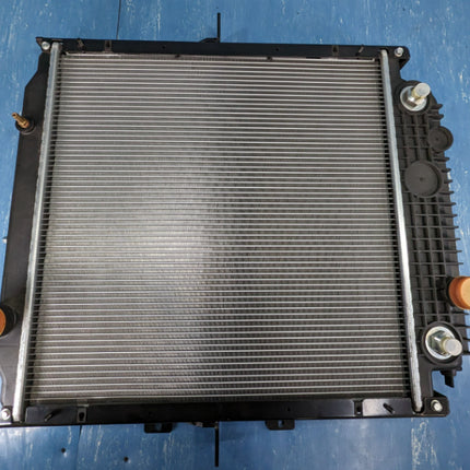 Radiator Freightliner 1003777-AR RV Bluebird Bus 10019392