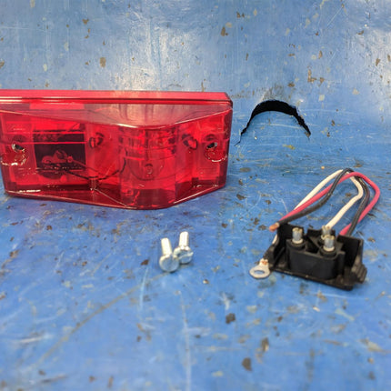 Truck Lite 22 Series 2"x6" Red Rectangular Bolt-on Mount Turn Signal Light w Gasket