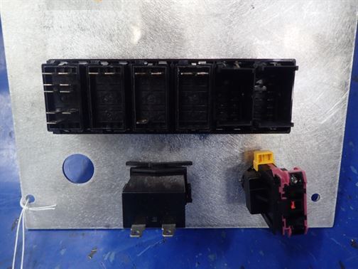 24V Front Console Panel Assembly w/ Switches Manitowoc 80035202 - getexcess