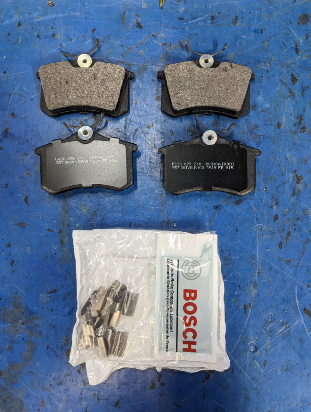Bosch QuietCast Premium BP340A Brake Pad Set Rear