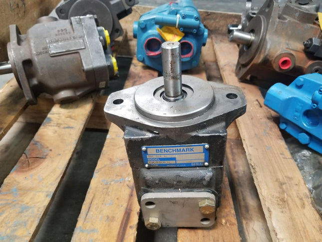 USED Pump Benchmark Model 024-03105-5 T6C0141R00B5 - getexcess