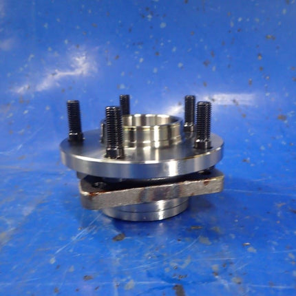 Front Wheel Hub and Bearing Assembly Caravan Town & Country 513074 - getexcess