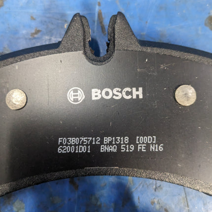 Bosch QuietCast Premium BP1318 Brake Pad Set Rear