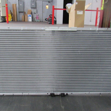 Genuine OEM GM Radiator 89018593 96-98 Opel Sintra