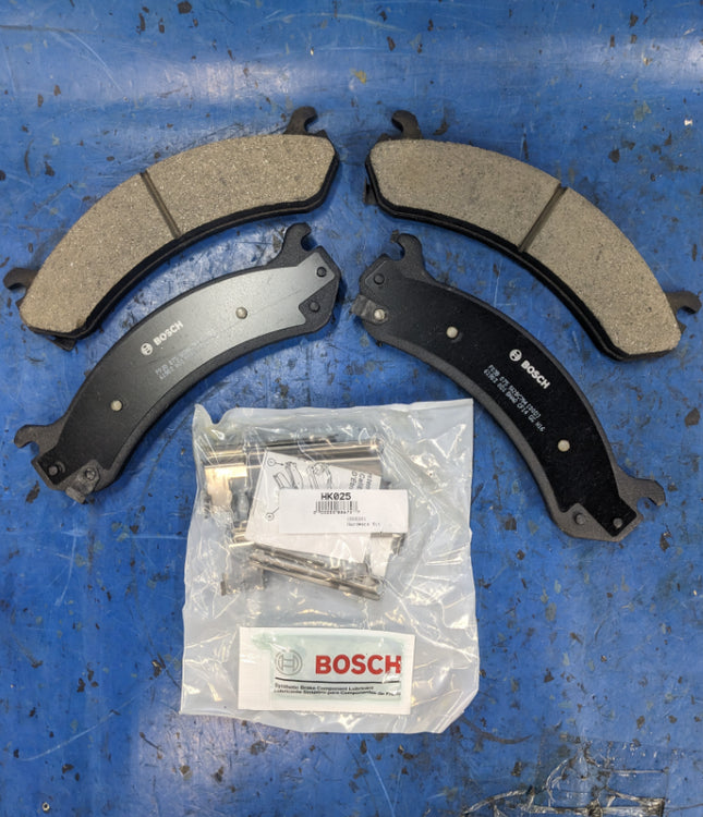 Bosch QuietCast Premium BC784 Brake Pad Set Front