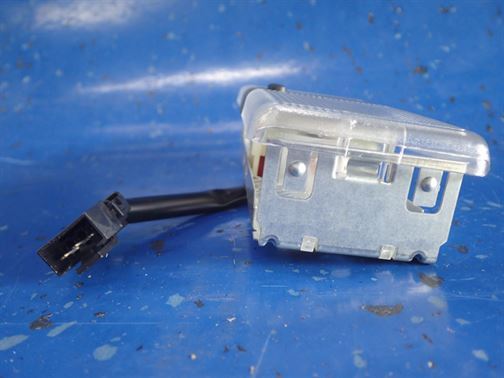 Genuine OEM Volvo Interior Lamp Dome Courtesy Light 12V Dual Bulb 8140032