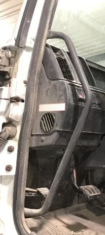 Volvo 3176089 Grab Handle, 28 in. Long, Multiple Bends, 1 in. Tube, Flat Black