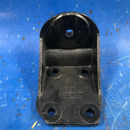 Blue Bird LH Engine Mounting Bracket Heavy Duty L Shape Steel 0108015