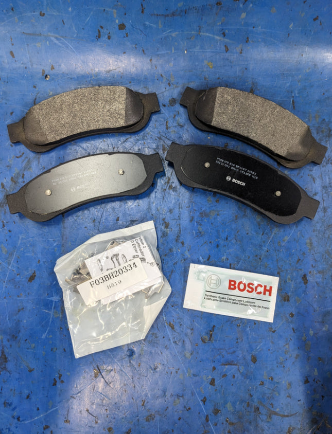 Bosch QuietCast Premium BP1067 Disc Brake Pad Set Rear