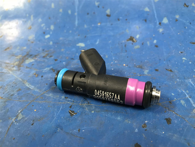 Brand New Fuel Injector 04591657AA D058Z68562 2000 Intrepid Concorde 2.7L