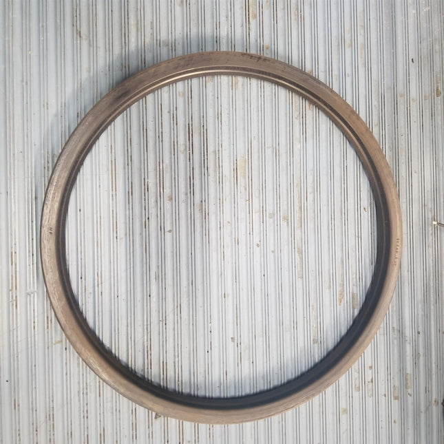 Oil Seal 13.75" 15" Manitowoc 6229490 - getexcess