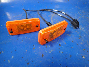 LOT OF (2) Marker Light Assembly Manitowoc 276759 - getexcess