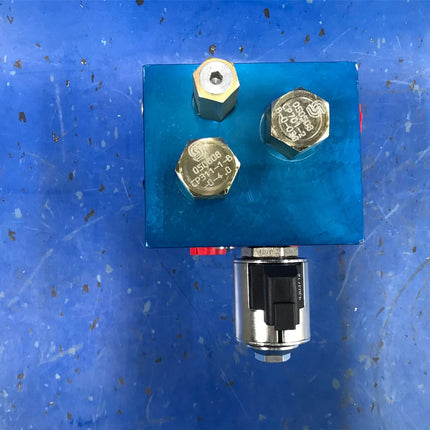 Sauer Danfoss Hydraulic Manifold Fan Drive 2900 PS 11011700 4303712 Coil