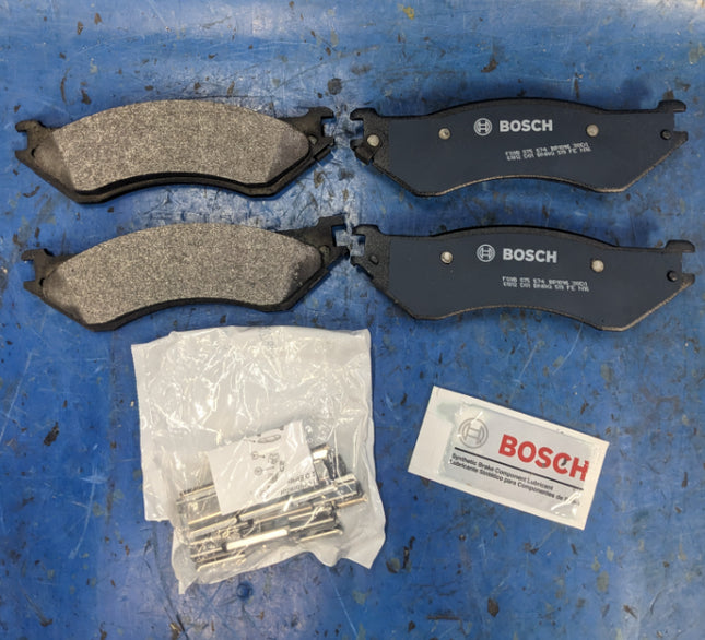 Bosch QuietCast Premium BP1096 DiscBrake Pad Set Rear