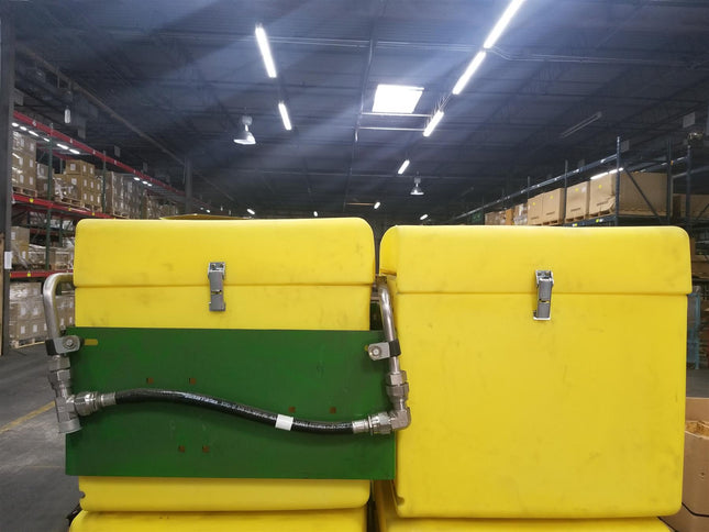 John Deere Liquid Insecticide Planter Sprayer Cabinet Box Corn Herbicide BA31026