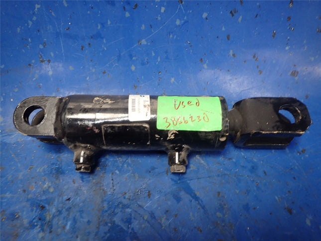 USED Hydraulic Cylinder Manitowoc 3856230 - getexcess
