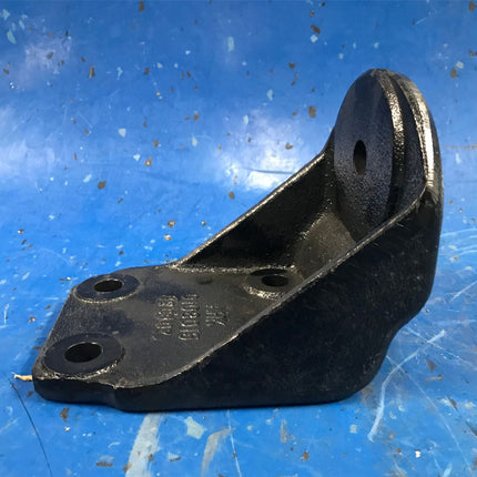 Blue Bird LH Engine Mounting Bracket Heavy Duty L Shape Steel 0108015