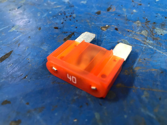 LOT OF (100) 40 AMP Electrical Fuses Blue Bird 10002202 - getexcess