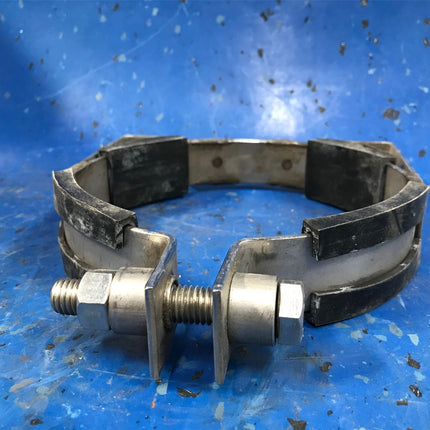 LOT OF (2) 172MM Clamp Manitowoc 84028349 - getexcess