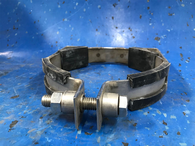 LOT OF (2) 172MM Clamp Manitowoc 84028349 - getexcess