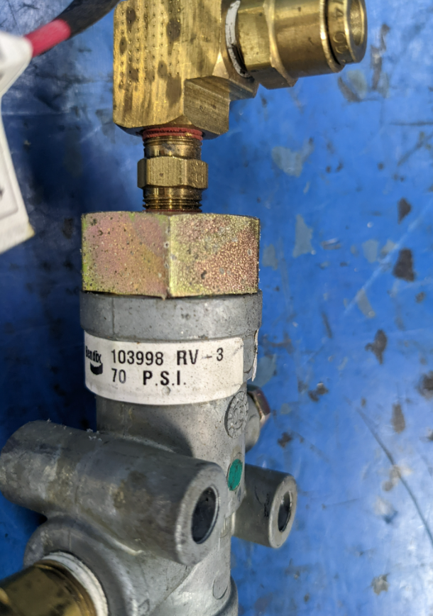 RV3 70 PSI Pressure Reducing Valve w/ Attaching Hardware Bendix 103998 ...