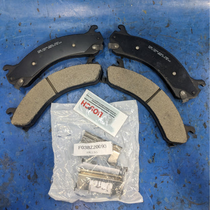 Bosch QuietCast Premium BC909 Brake Pad Set Rear
